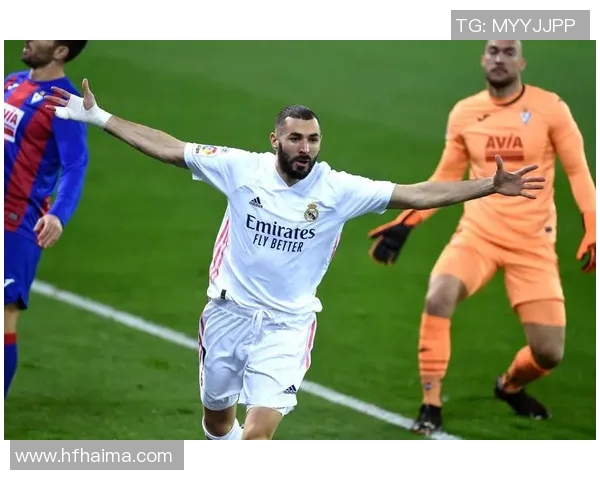 三十三号足球比赛精彩直播回放全程回顾与精彩瞬间分析 三十三号足球比赛精彩直播回放全程回顾与精彩瞬间分析