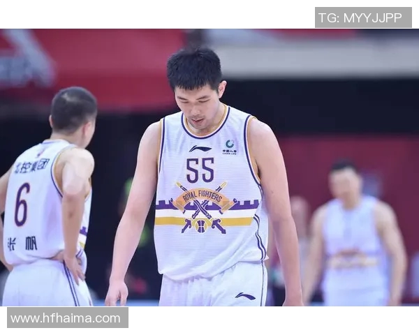 北京紫禁勇士迎战山东队全力争胜展现篮球激情与团队精神