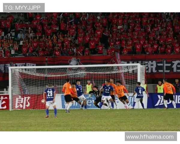 上港与大连精彩对决集锦回顾赛场瞬间尽显足球魅力与激情 上港与大连精彩对决集锦回顾赛场瞬间尽显足球魅力与激情